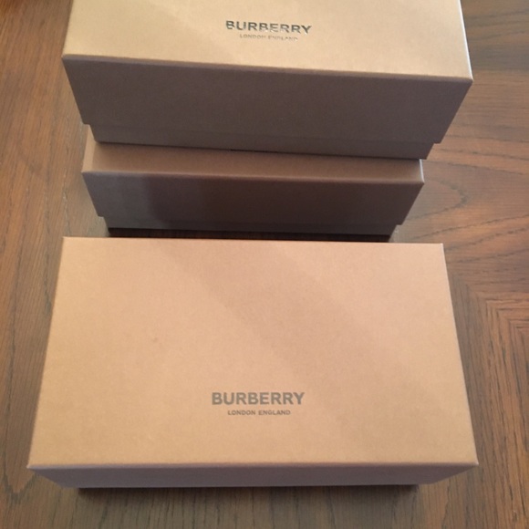 COPY - Burberry Box Bundle - 3 Boxes - 1 LG & 2 SM - Picture 9 of 10